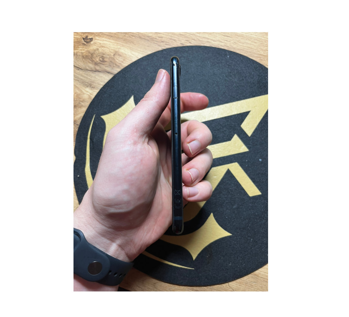 iPhpone SE 2022 - 64GB