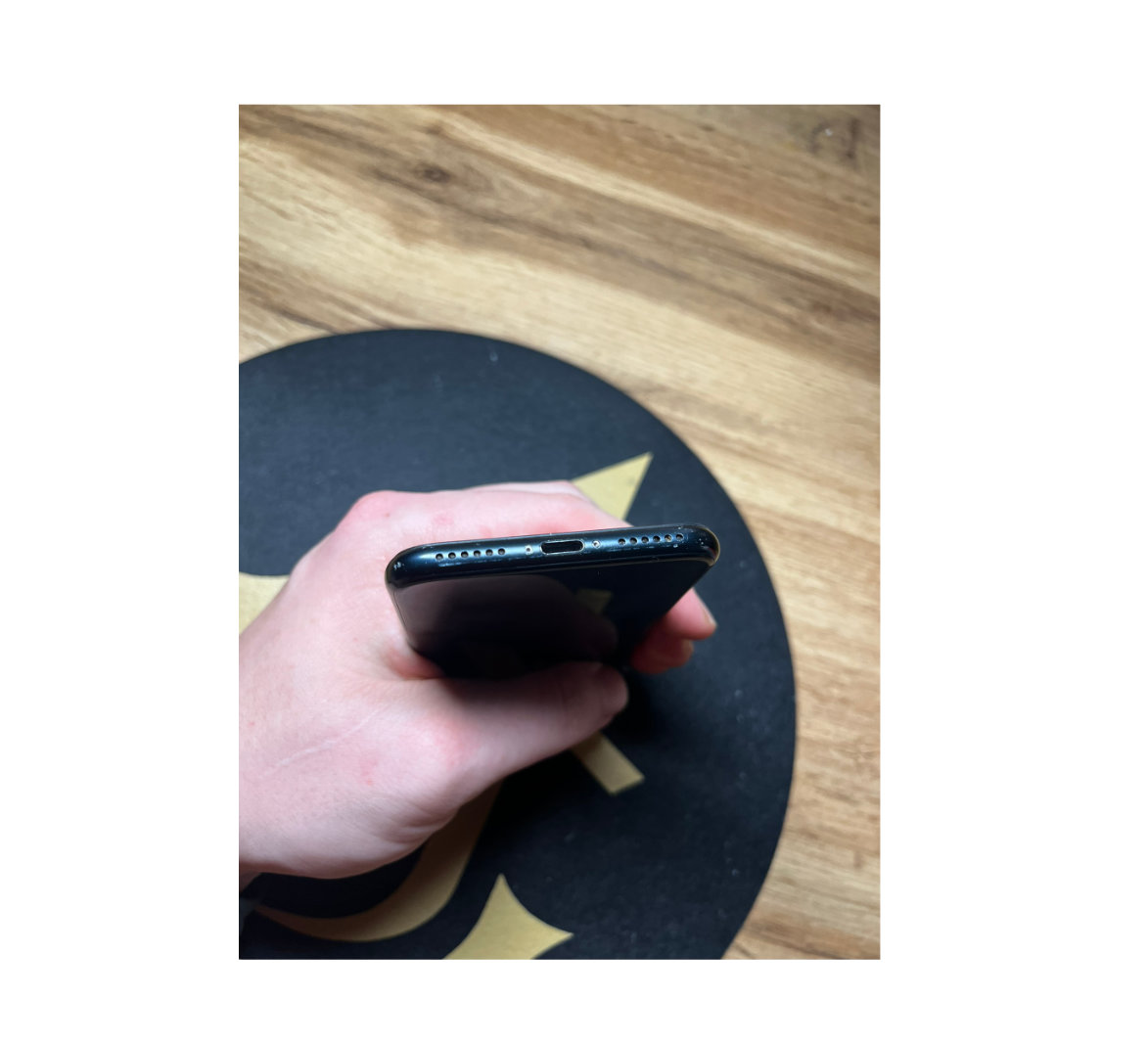 iPhpone SE 2022 - 64GB